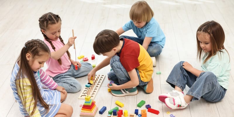 Qual é a Importância de Escolher o Brinquedo Educativo Certo para Cada Idade?